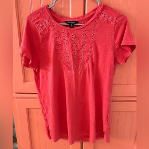 Women’s top size medium